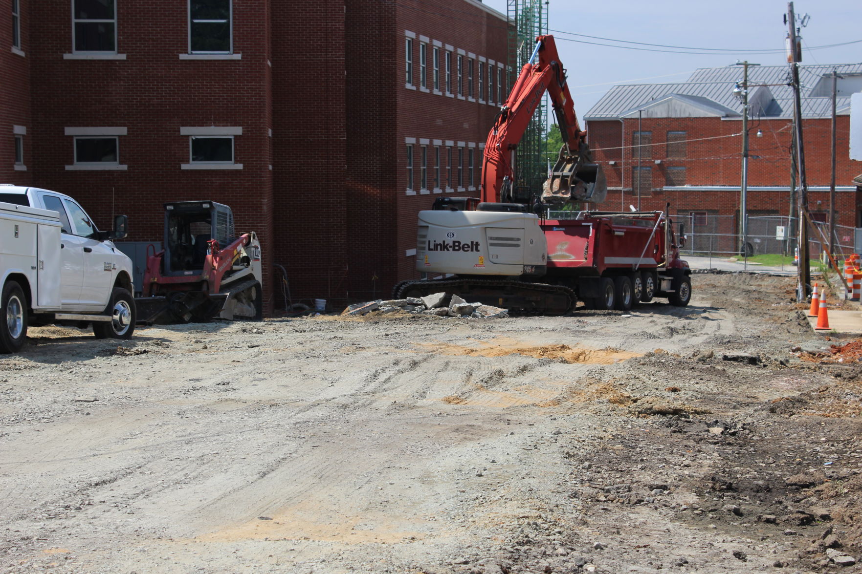 Work continues as they close off Edmunds Blvd.JPG